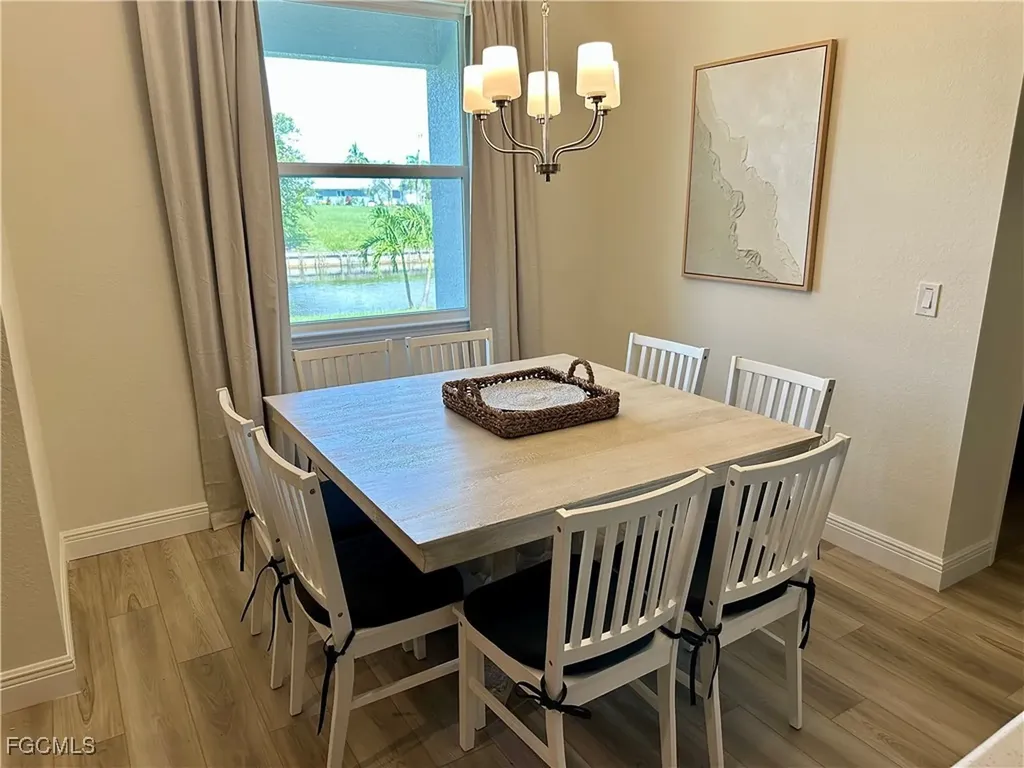 926 SE 23rd Place Cape Coral FL 33990