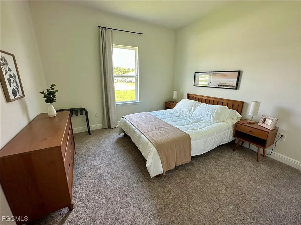 926 SE 23rd Place Cape Coral FL 33990