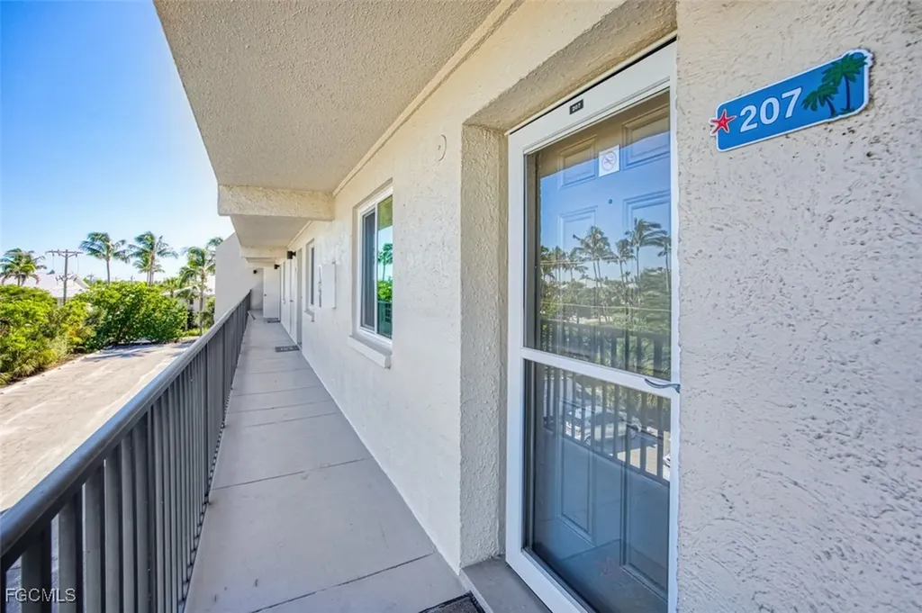 1246 Fulgur Street Sanibel FL 33957