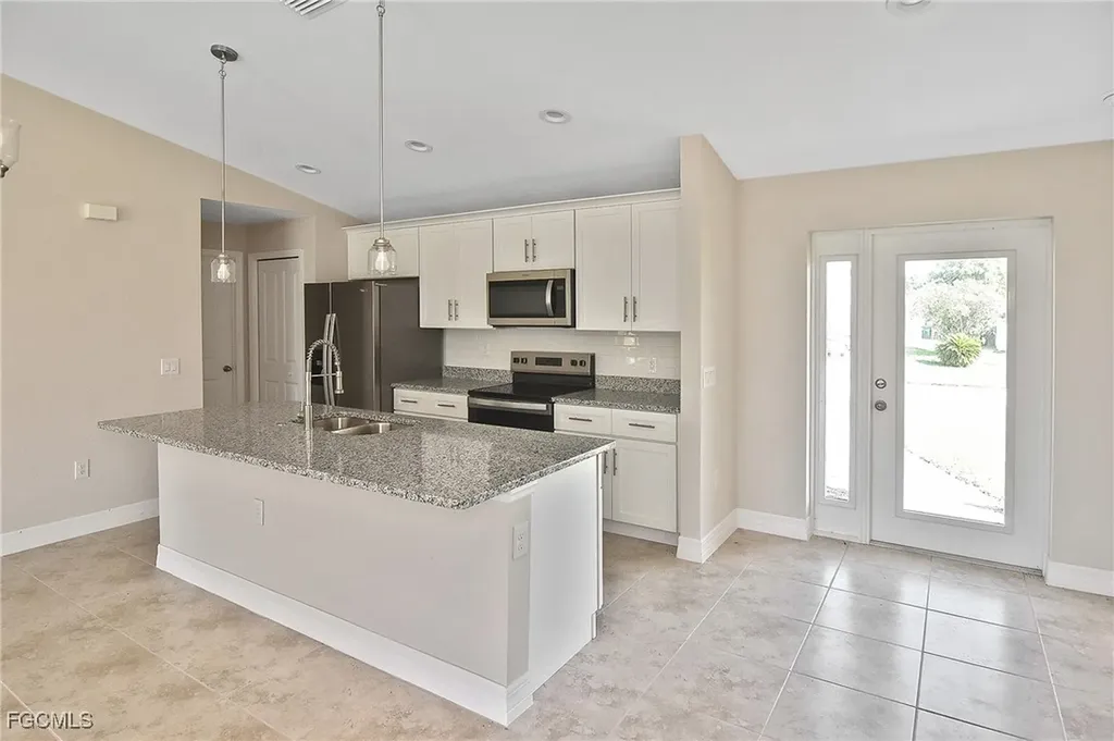 1820 NW 21st Street Cape Coral FL 33993