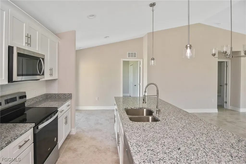 1820 NW 21st Street Cape Coral FL 33993