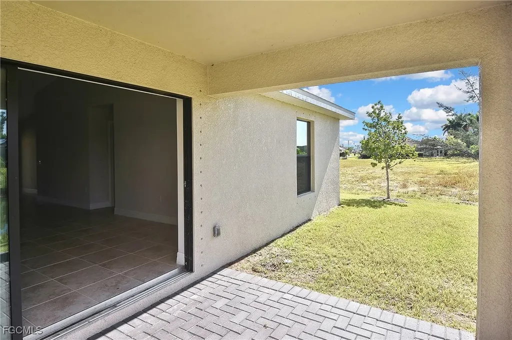 1820 NW 21st Street Cape Coral FL 33993