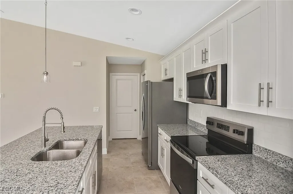 1820 NW 21st Street Cape Coral FL 33993