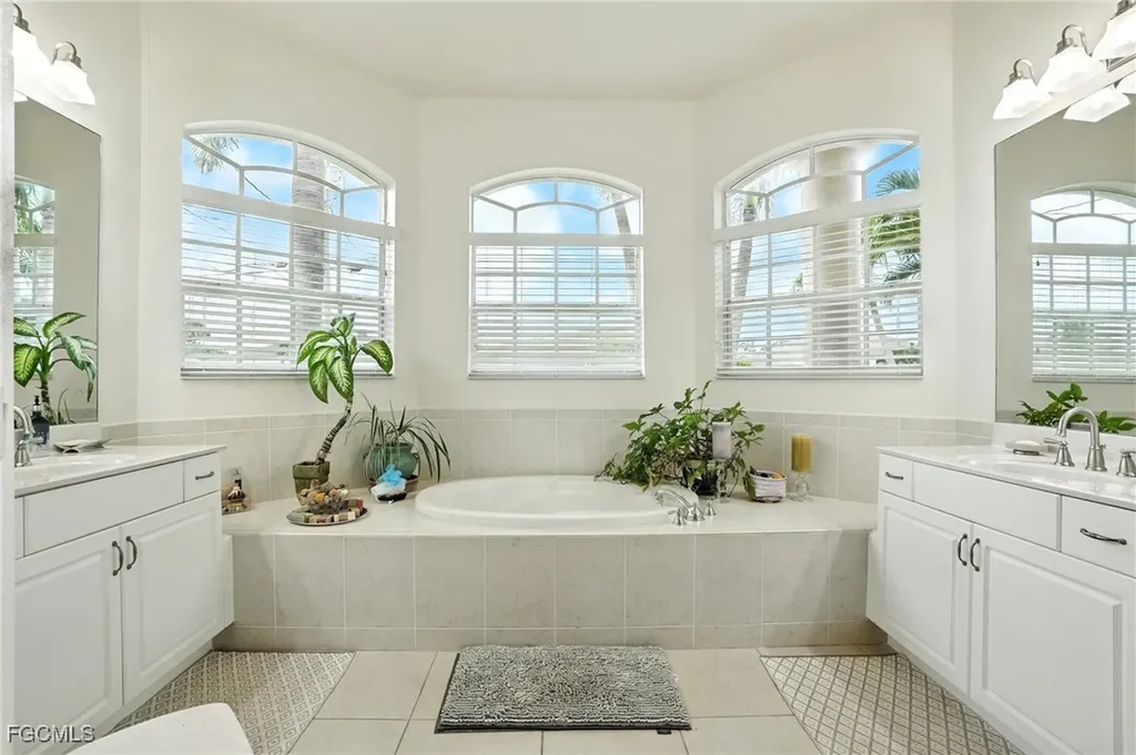 227 SW 28th Terrace Cape Coral FL 33914