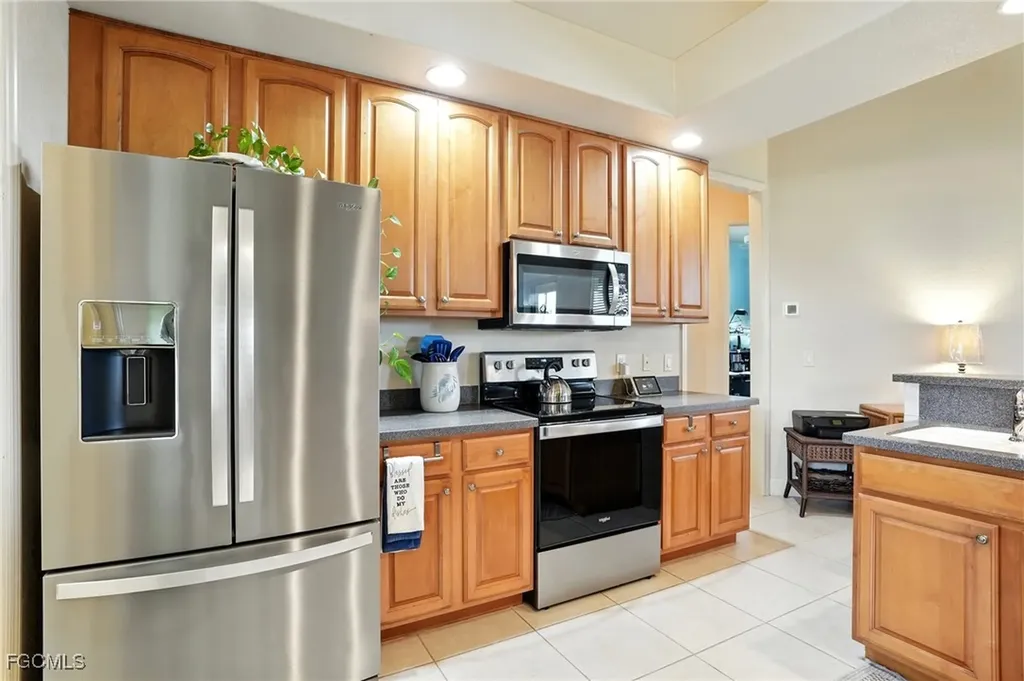 227 SW 28th Terrace Cape Coral FL 33914