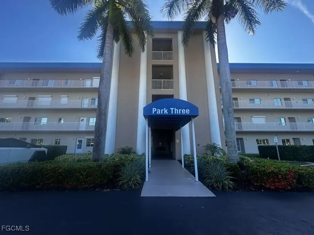14831 Park Lake Drive Fort Myers FL 33919