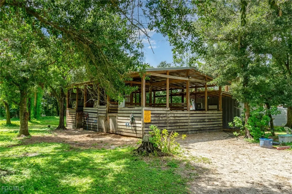 19201 Matt Road North Fort Myers FL 33917