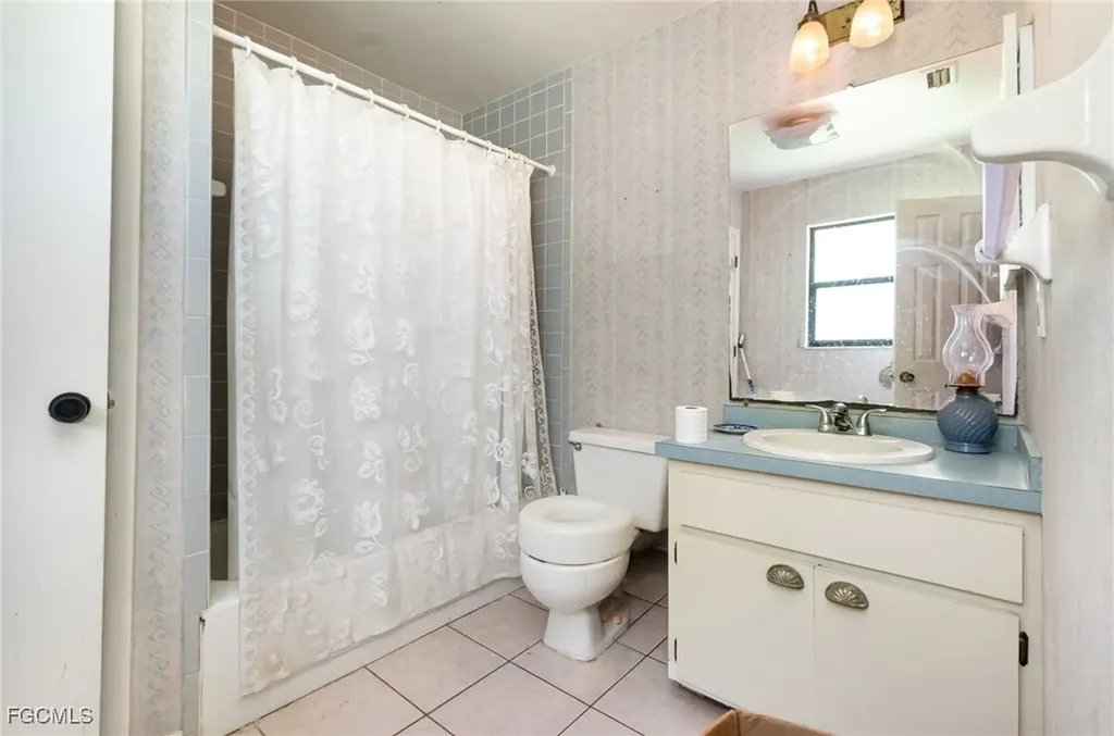 19201 Matt Road North Fort Myers FL 33917