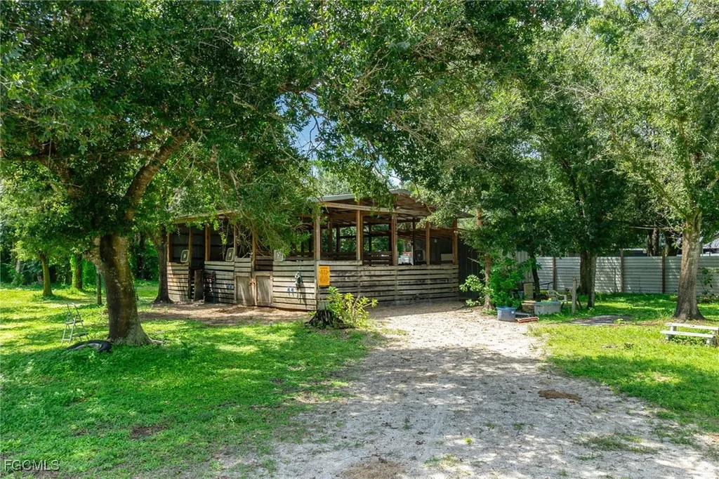 19201 Matt Road North Fort Myers FL 33917