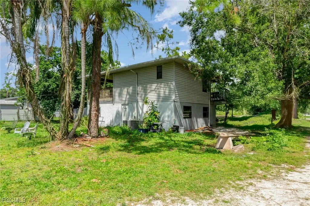 19201 Matt Road North Fort Myers FL 33917
