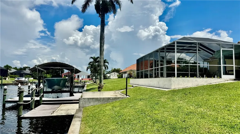 1927 SE 10th Street Cape Coral FL 33990