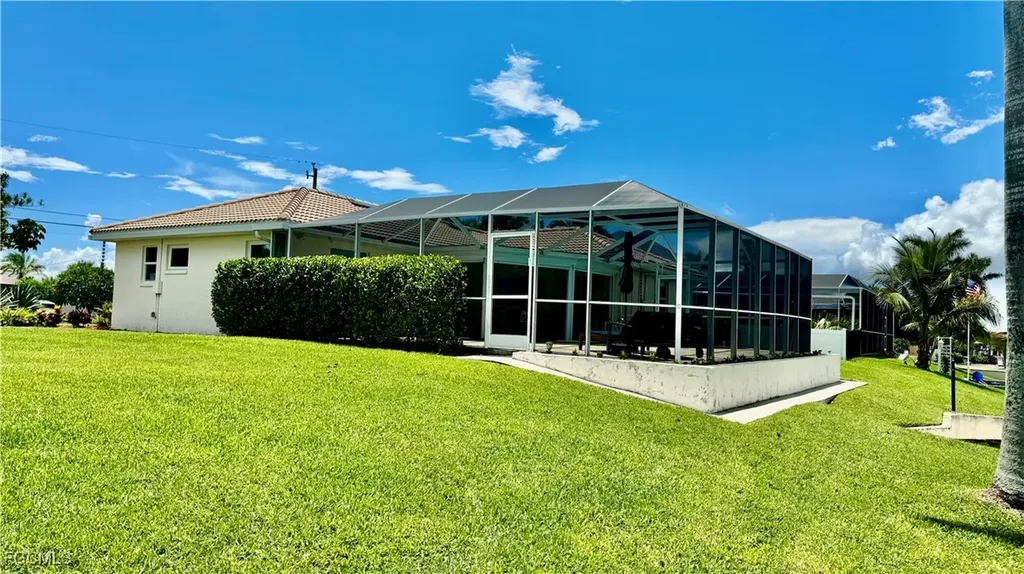 1927 SE 10th Street Cape Coral FL 33990