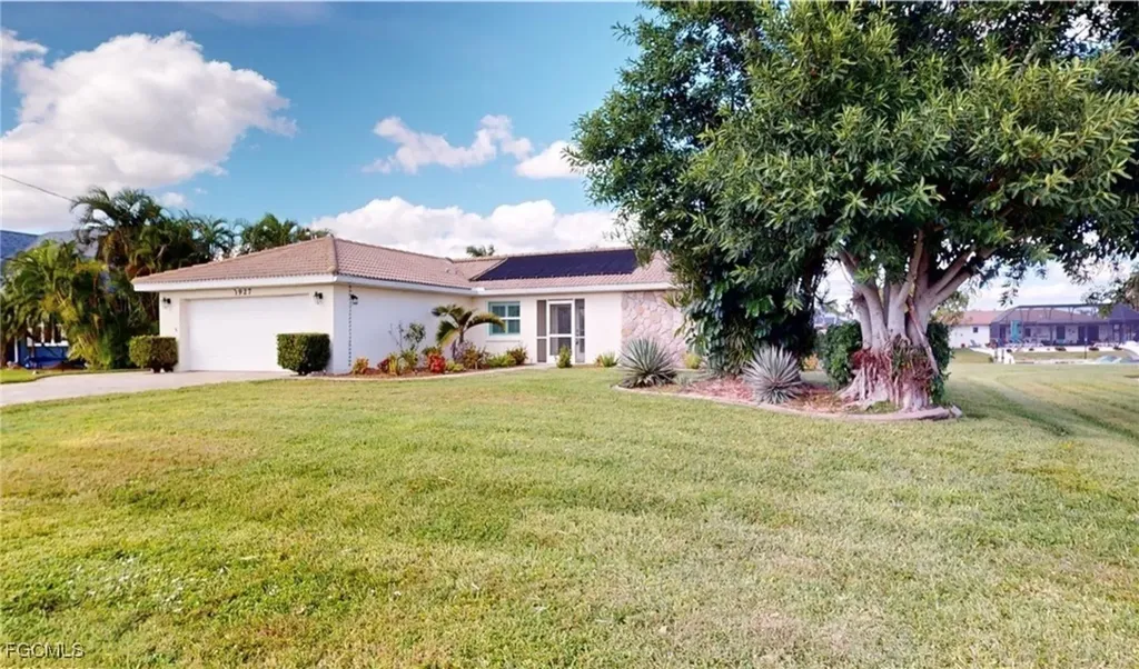 1927 SE 10th Street Cape Coral FL 33990