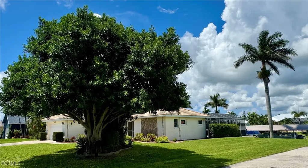 1927 SE 10th Street Cape Coral FL 33990