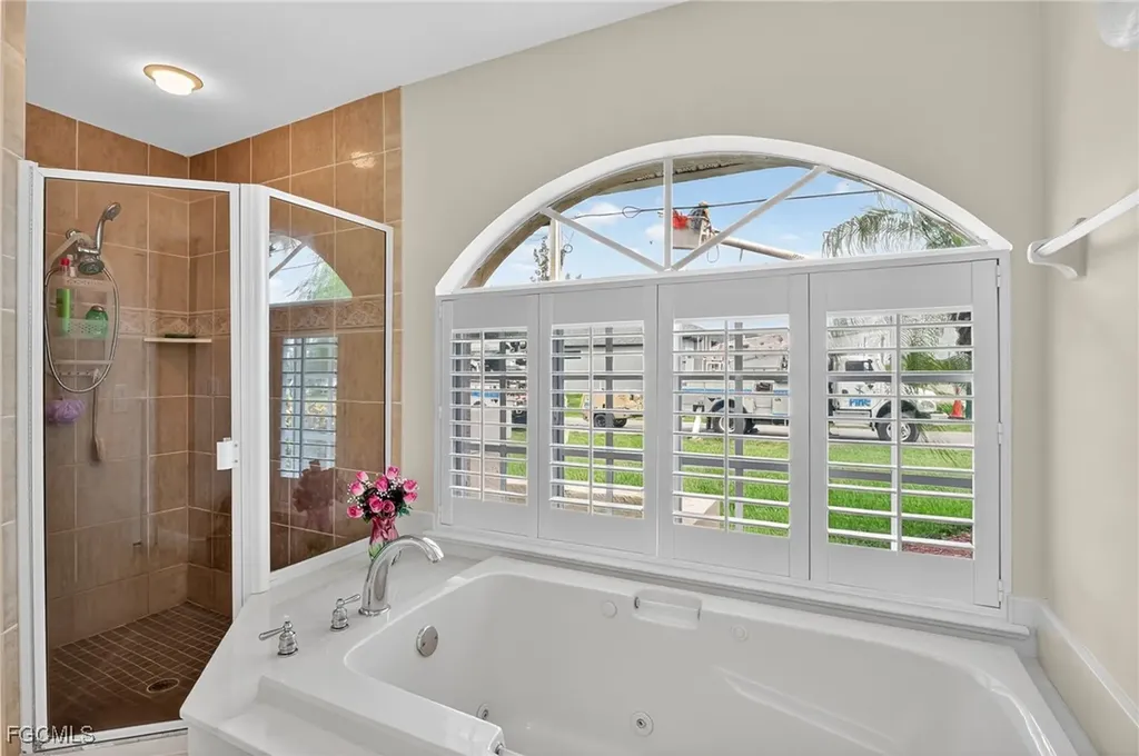 3318 SW 2nd Street Cape Coral FL 33991