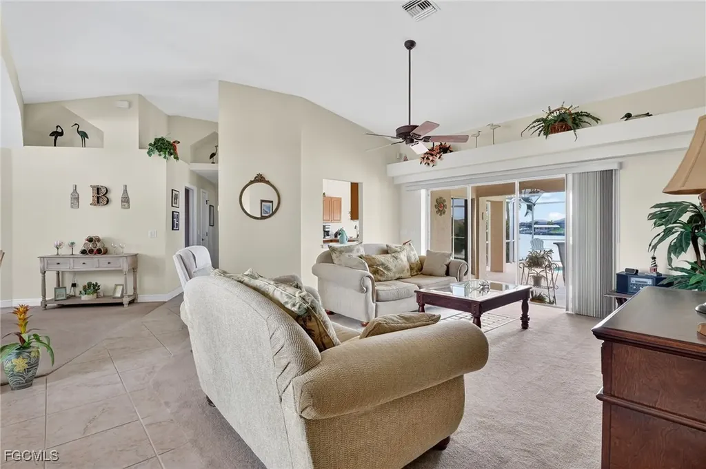 3318 SW 2nd Street Cape Coral FL 33991