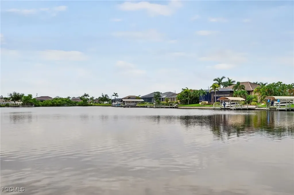 3318 SW 2nd Street Cape Coral FL 33991