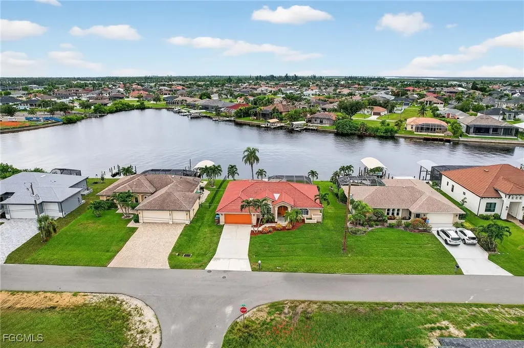 3318 SW 2nd Street Cape Coral FL 33991