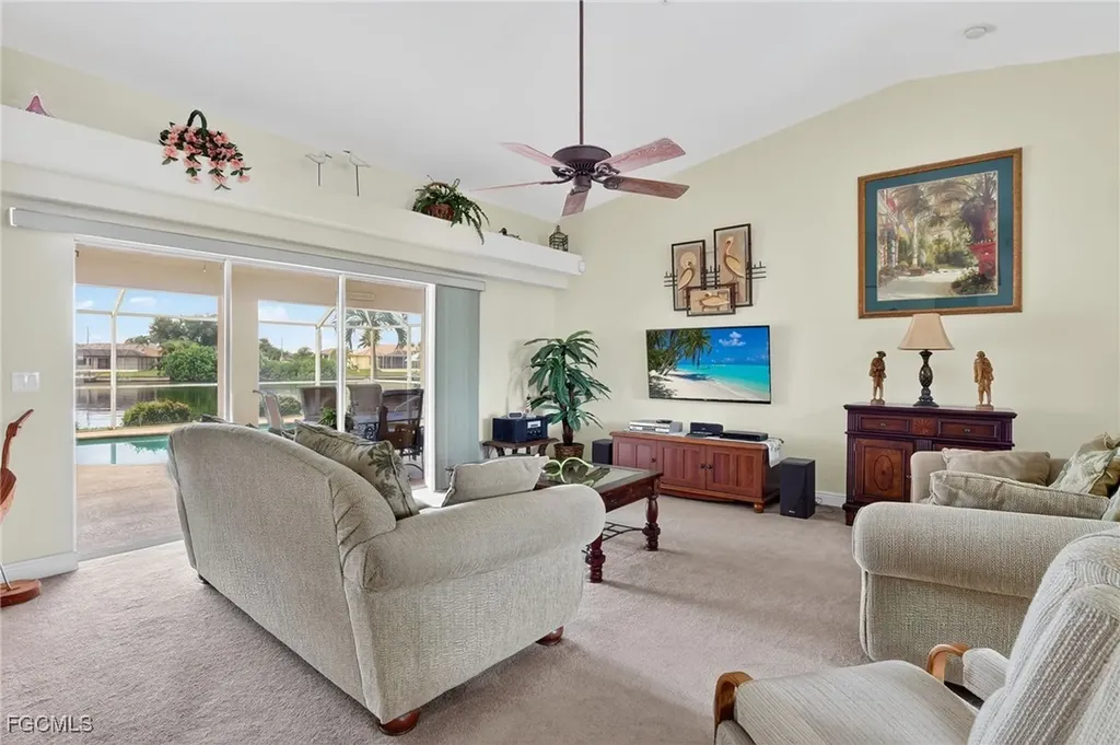 3318 SW 2nd Street Cape Coral FL 33991