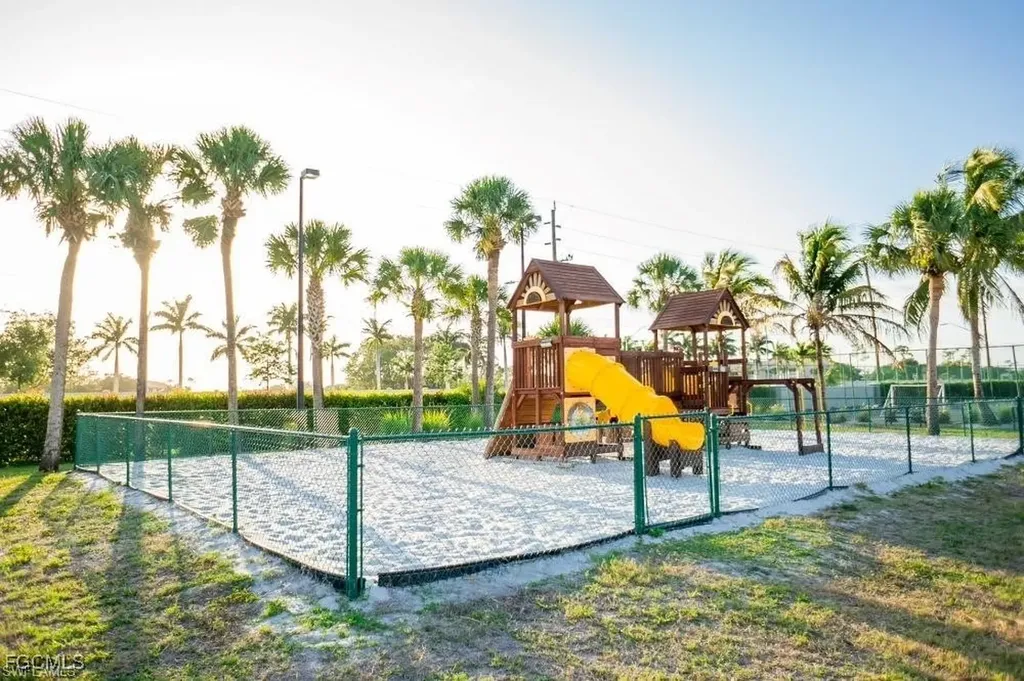 161 Santa Clara Drive Naples FL 34104