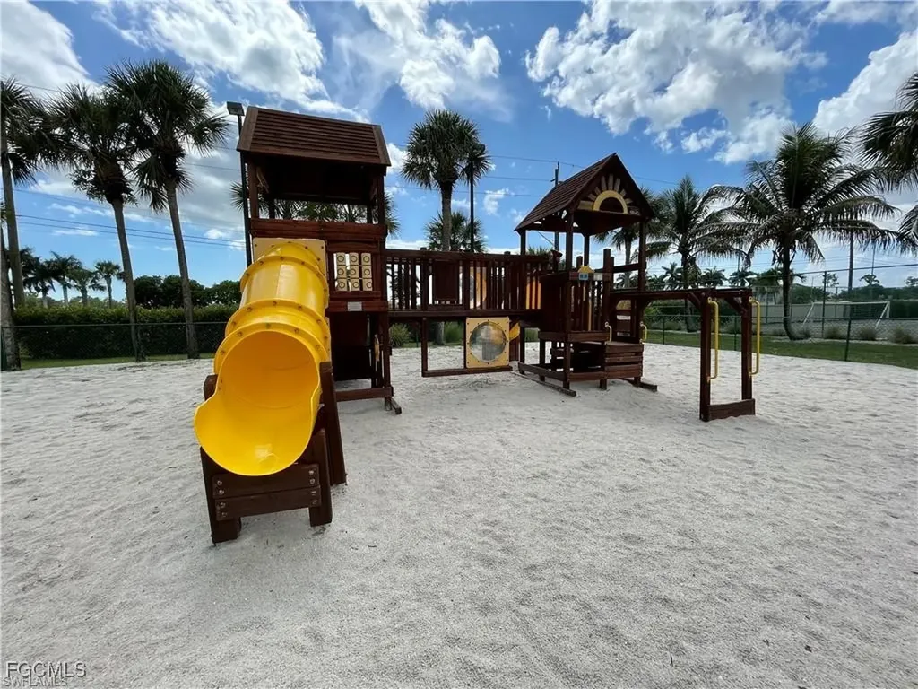 161 Santa Clara Drive Naples FL 34104