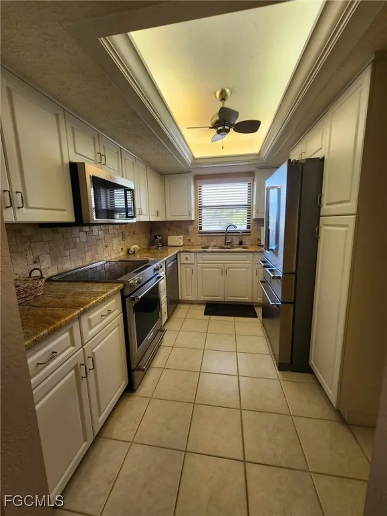4515 Country Club Boulevard Cape Coral FL 33904