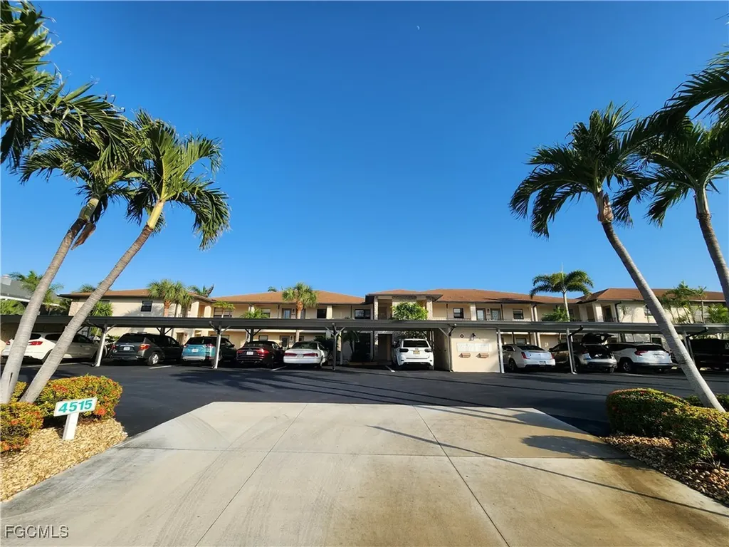 4515 Country Club Boulevard Cape Coral FL 33904