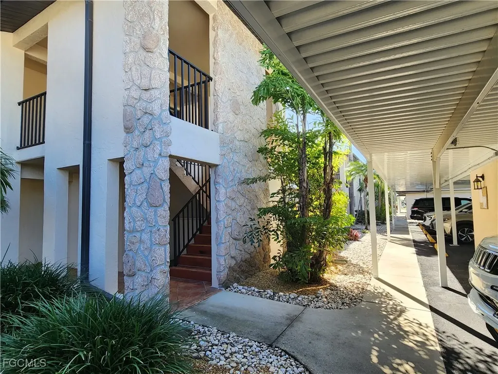 4515 Country Club Boulevard Cape Coral FL 33904