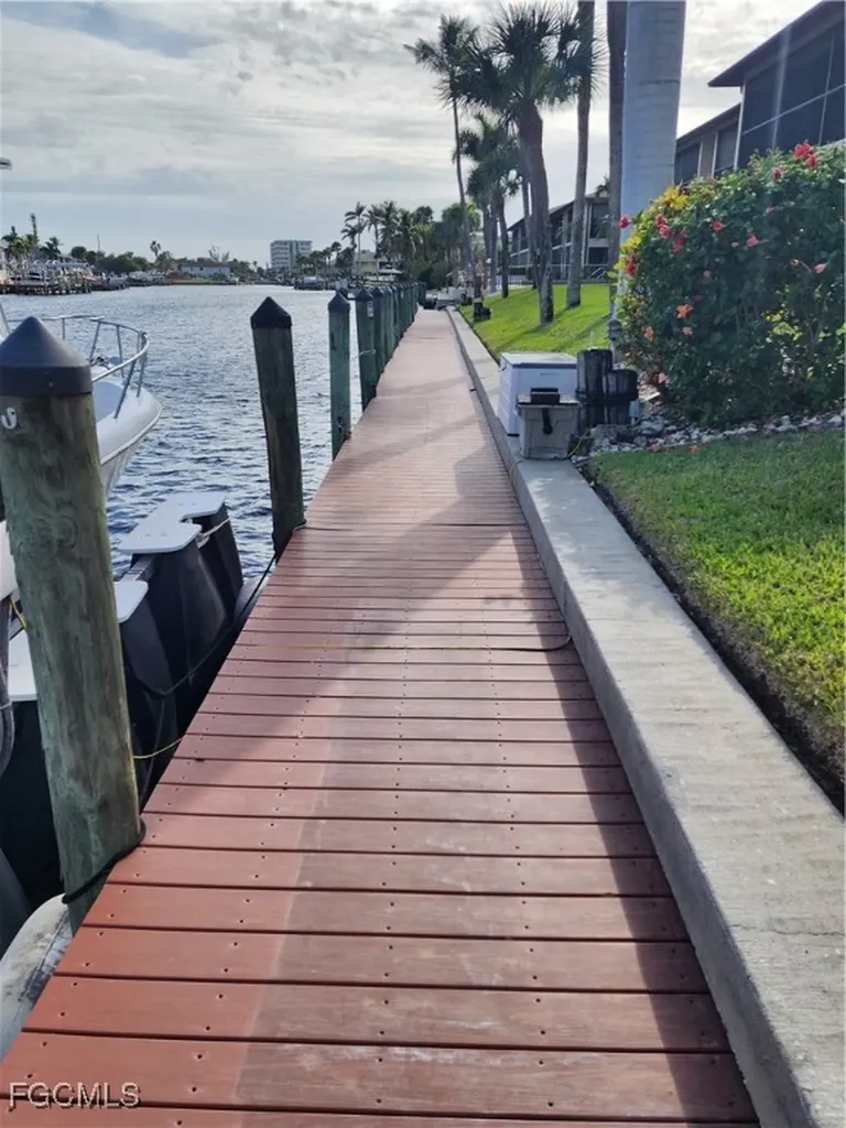 4515 Country Club Boulevard Cape Coral FL 33904