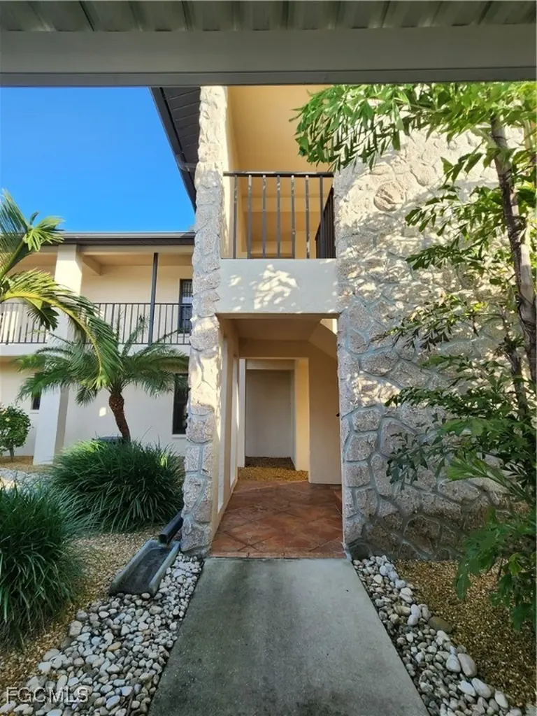 4515 Country Club Boulevard Cape Coral FL 33904