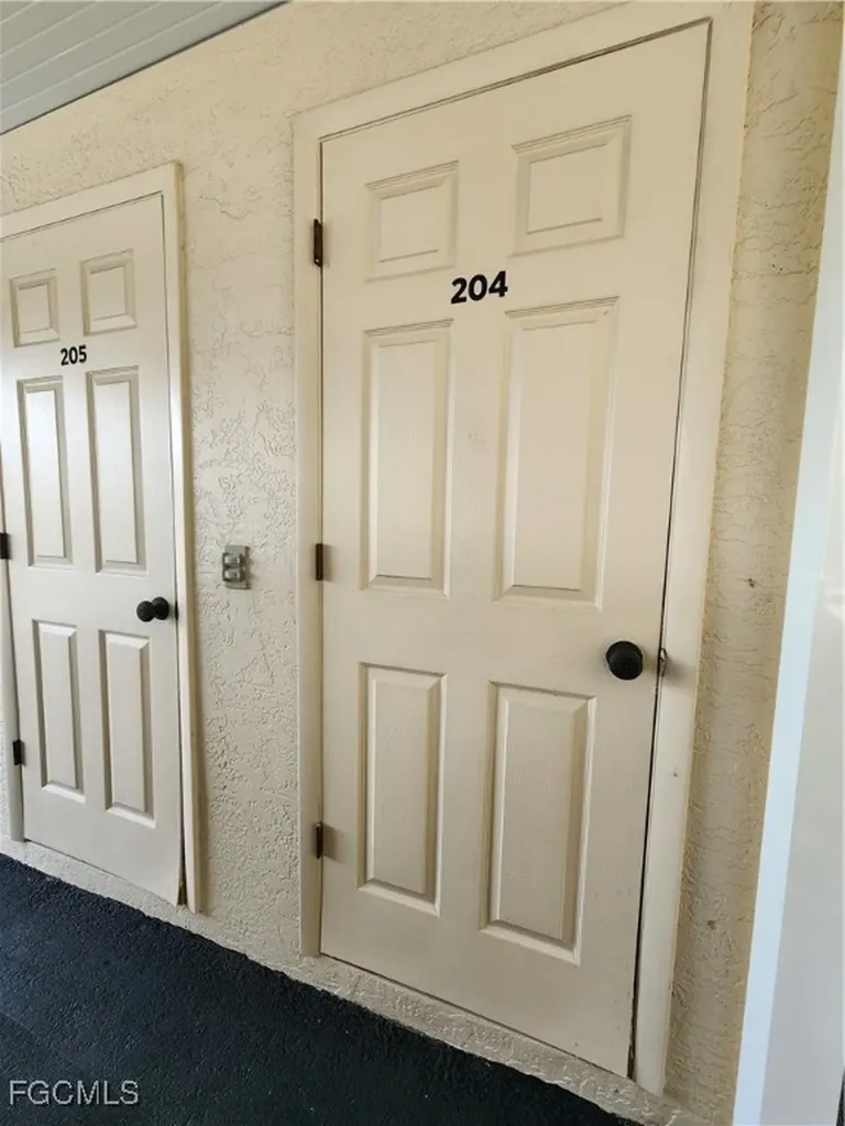 4515 Country Club Boulevard Cape Coral FL 33904