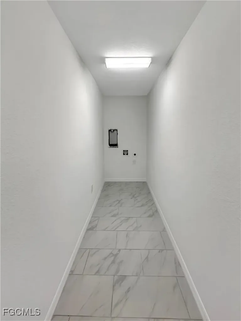 1423 NE 32nd Lane Cape Coral FL 33909