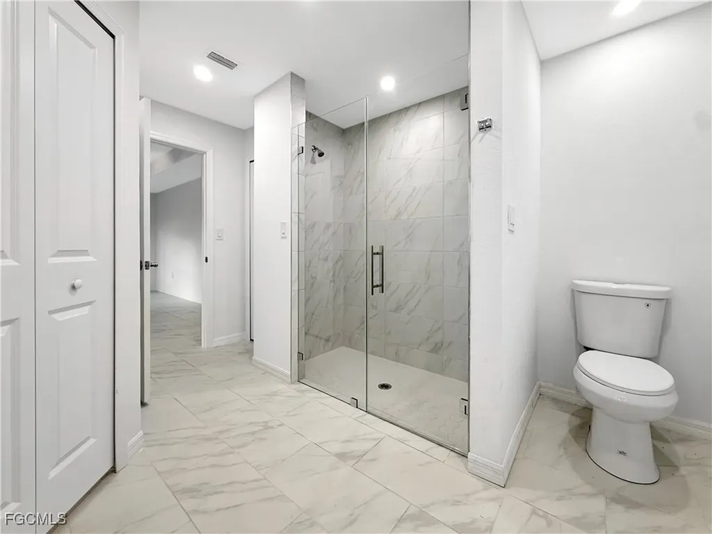 1423 NE 32nd Lane Cape Coral FL 33909