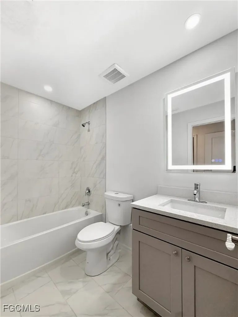 1423 NE 32nd Lane Cape Coral FL 33909