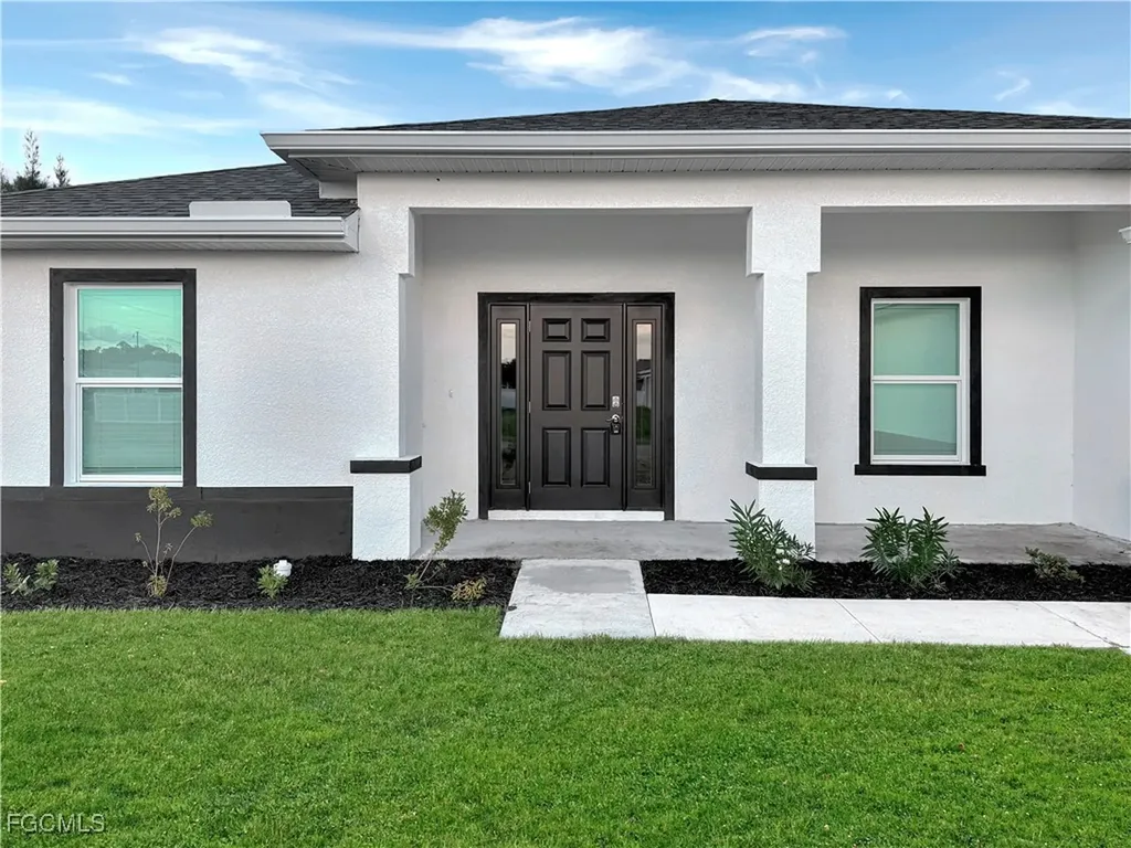 1423 NE 32nd Lane Cape Coral FL 33909