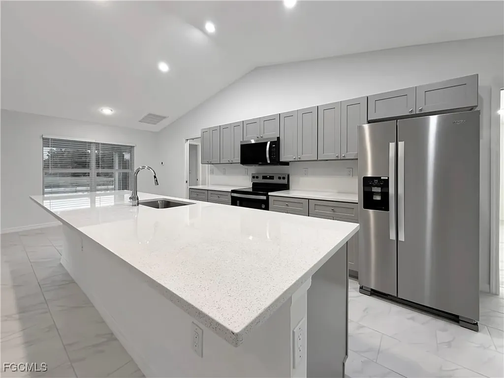 1423 NE 32nd Lane Cape Coral FL 33909