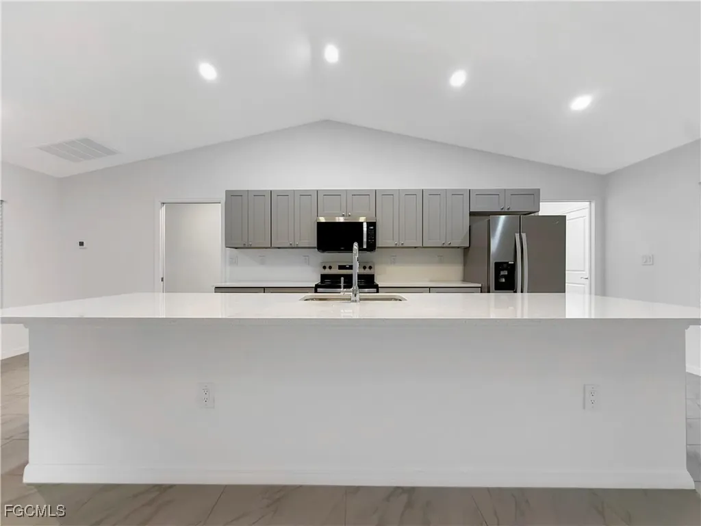 1423 NE 32nd Lane Cape Coral FL 33909