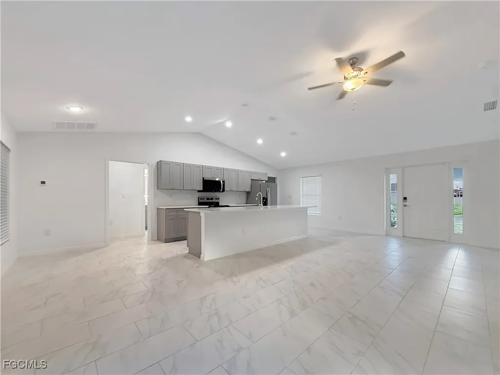 1423 NE 32nd Lane Cape Coral FL 33909