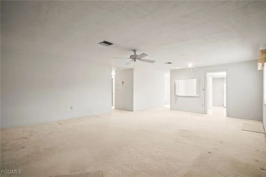 5586 Pendlewood Lane Fort Myers FL 33919