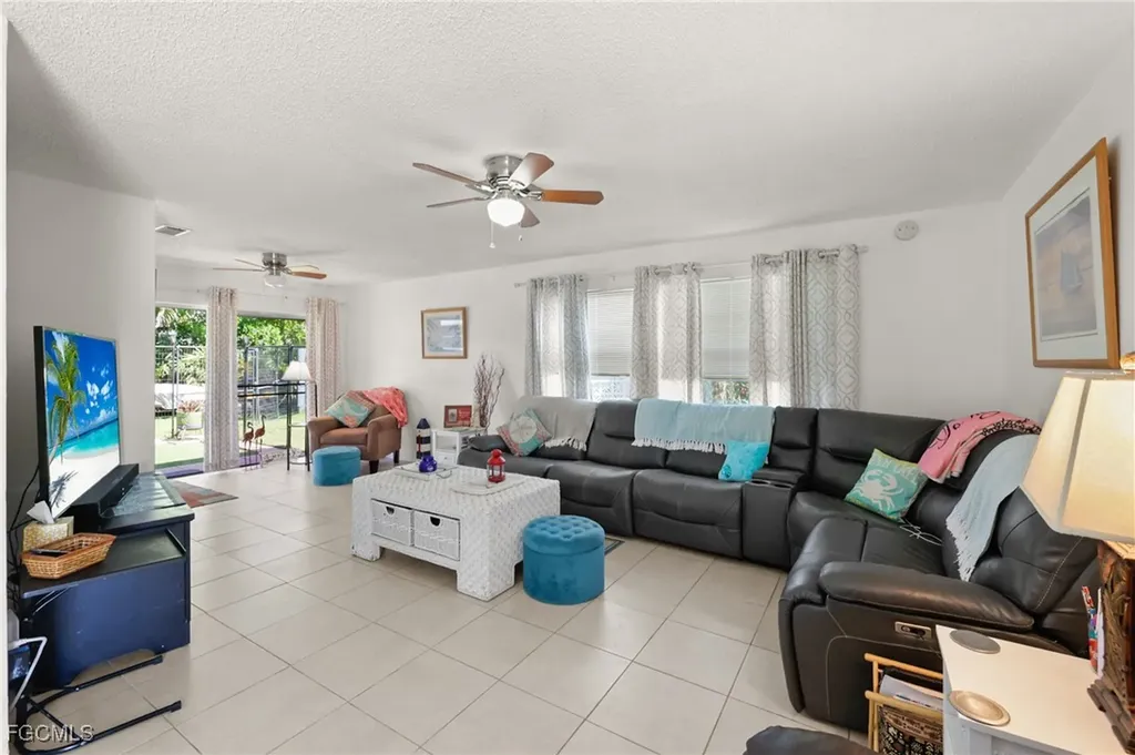 4517 Vinsetta Avenue North Fort Myers FL 33903