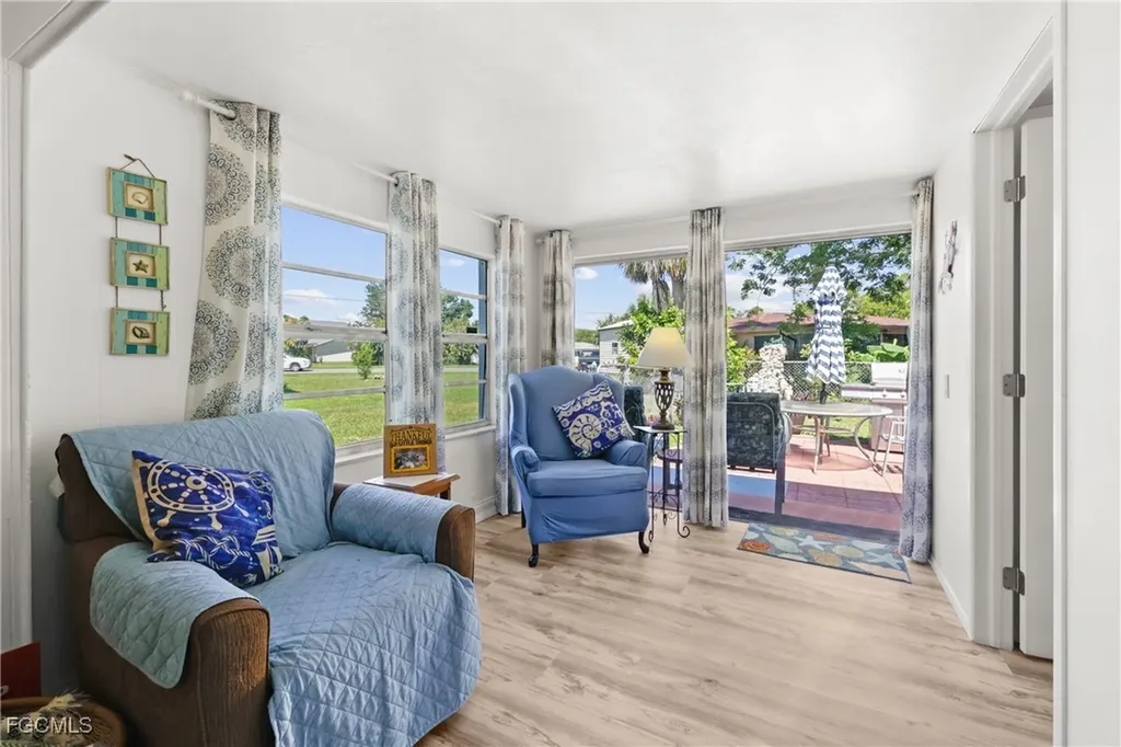 4517 Vinsetta Avenue North Fort Myers FL 33903