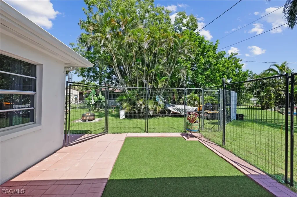 4517 Vinsetta Avenue North Fort Myers FL 33903