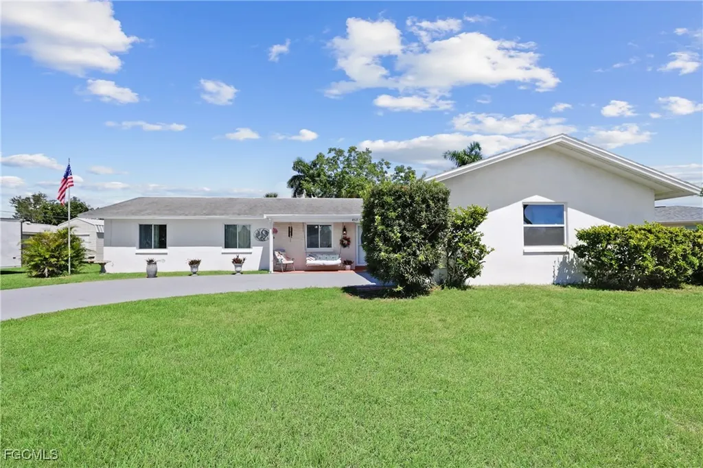 4517 Vinsetta Avenue North Fort Myers FL 33903