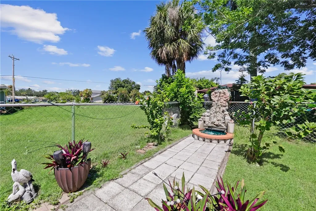 4517 Vinsetta Avenue North Fort Myers FL 33903