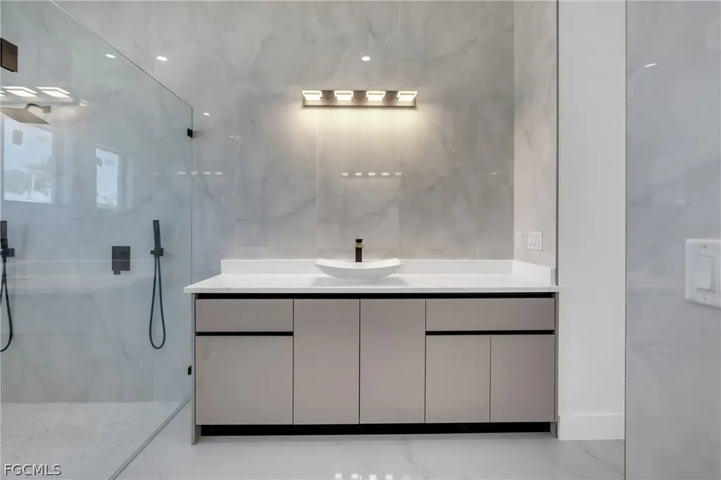 2330 NW 36th Avenue Cape Coral FL 33993