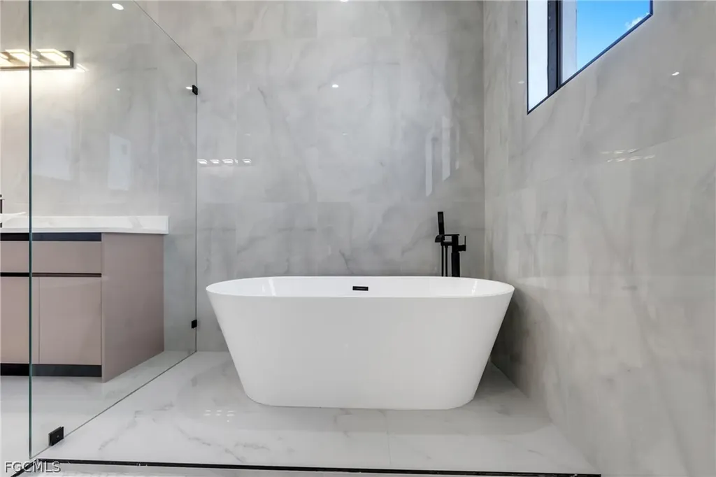 2330 NW 36th Avenue Cape Coral FL 33993