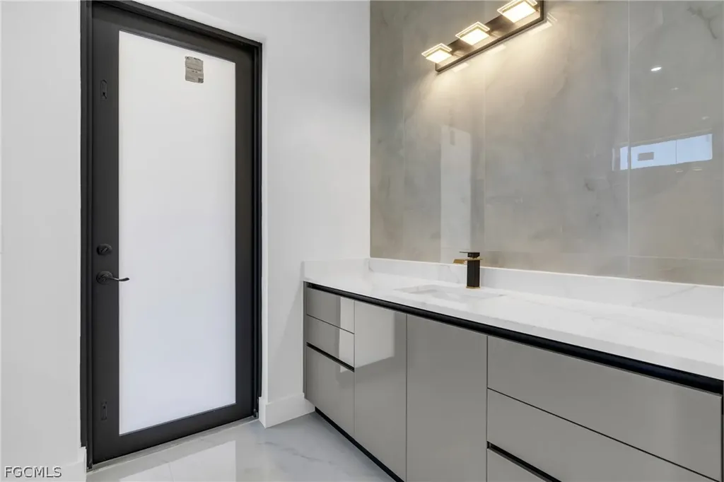 2330 NW 36th Avenue Cape Coral FL 33993