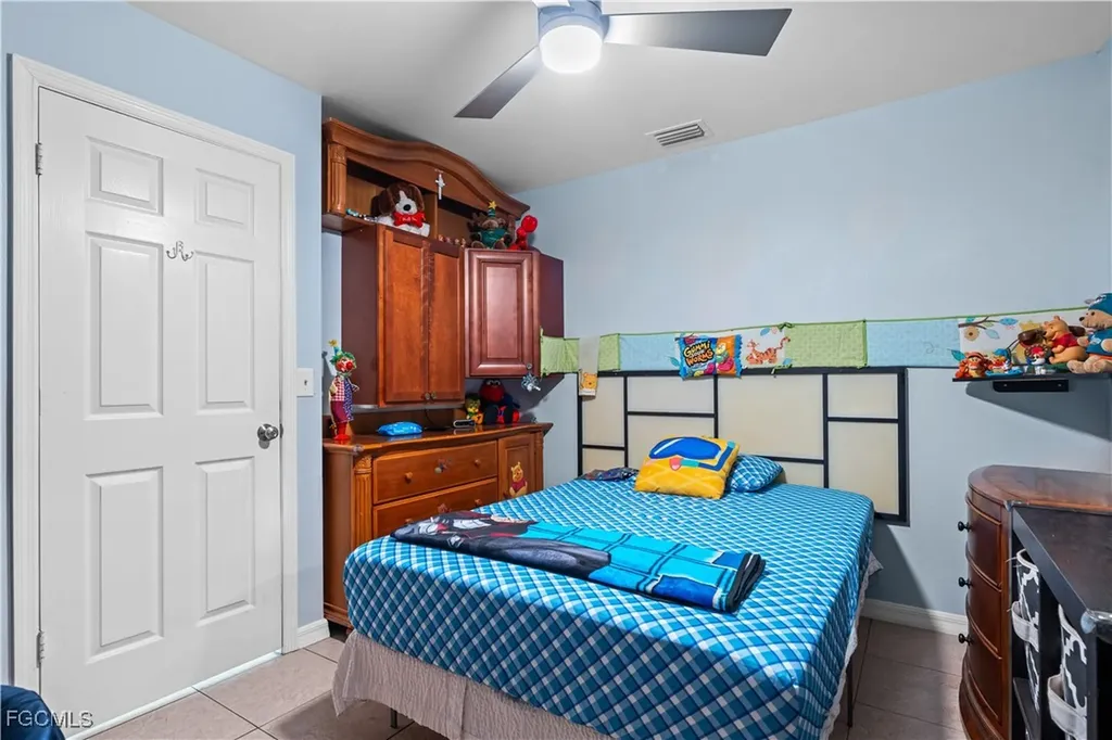 2816 NE 5th Place Cape Coral FL 33909