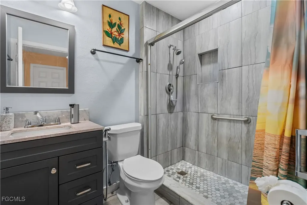 2816 NE 5th Place Cape Coral FL 33909