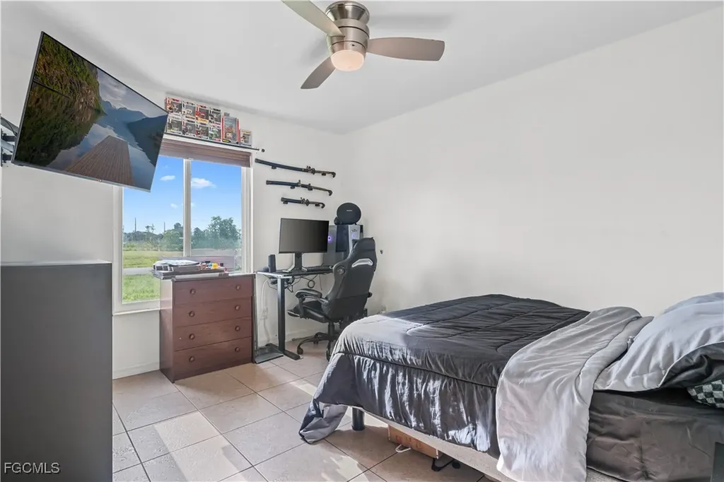 2816 NE 5th Place Cape Coral FL 33909